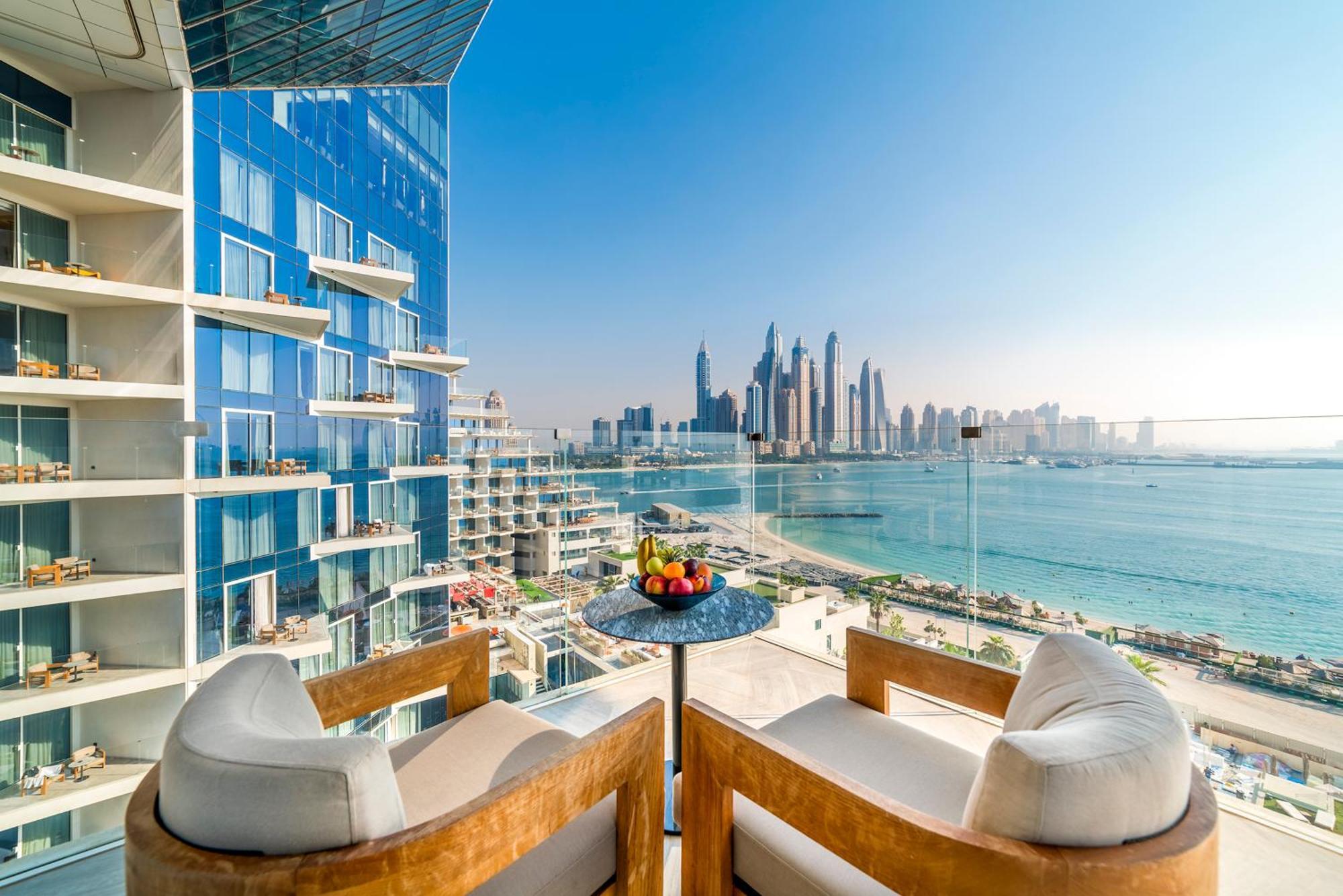 Five Palm Jumeirah Dubai Esterno foto View from the balcony of a suite at the Address Beach Resort