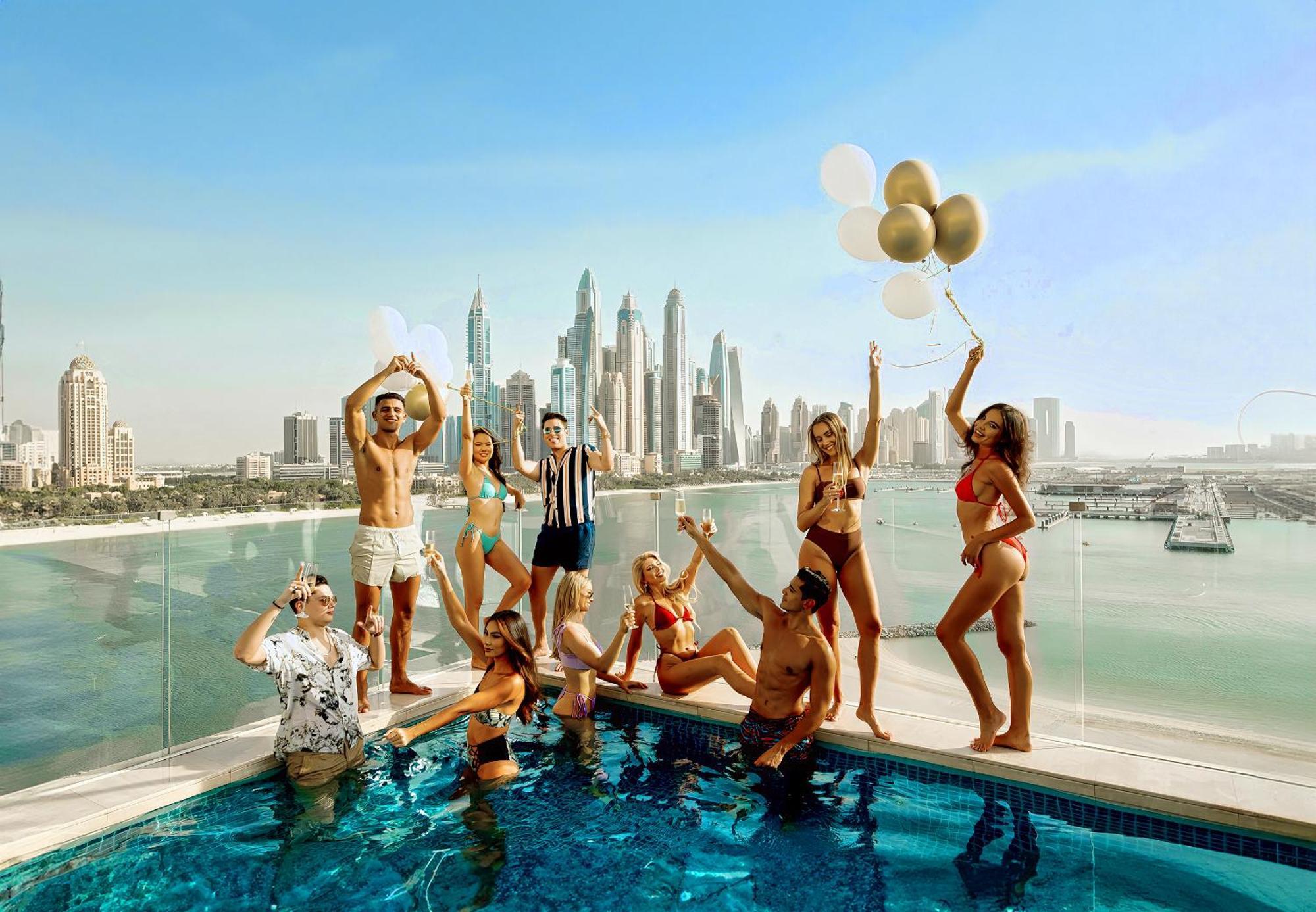 Five Palm Jumeirah Dubai Esterno foto The cast of The City