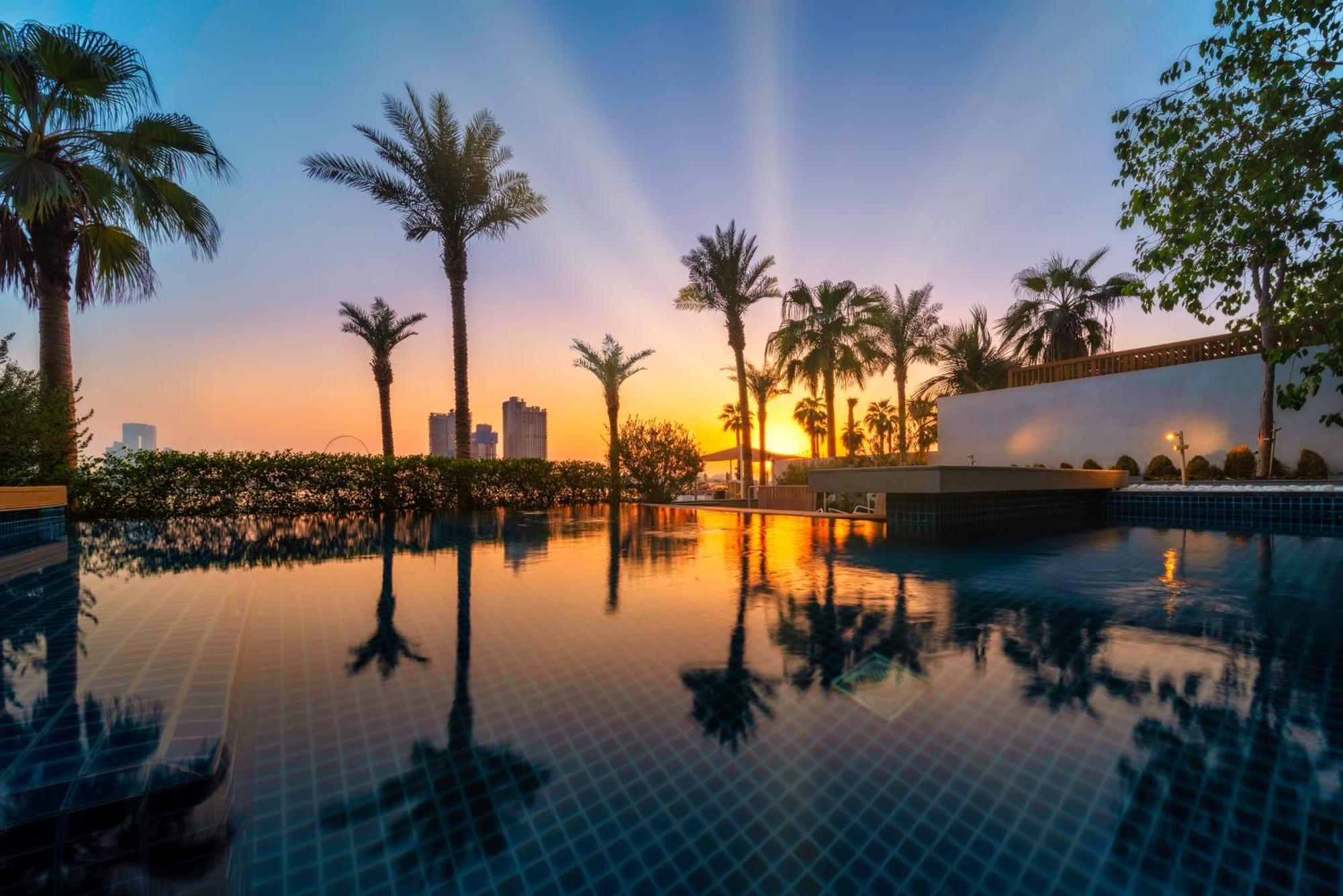 Five Palm Jumeirah Dubai Esterno foto The pool at the Ritz-Carlton, Dubai