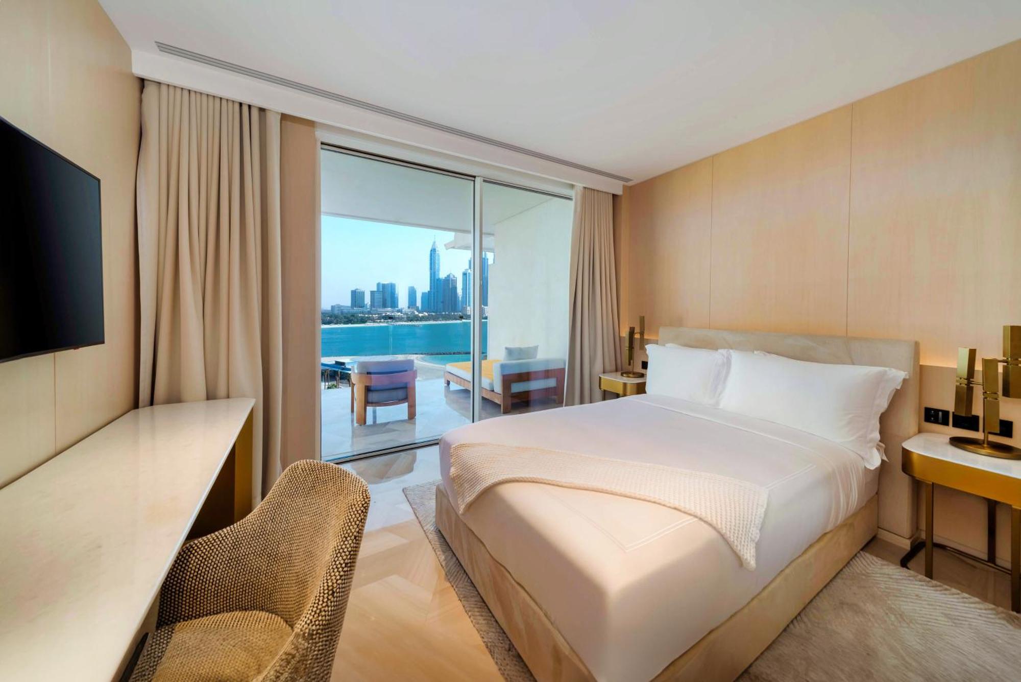 Five Palm Jumeirah Dubai Esterno foto A bedroom at the hotel