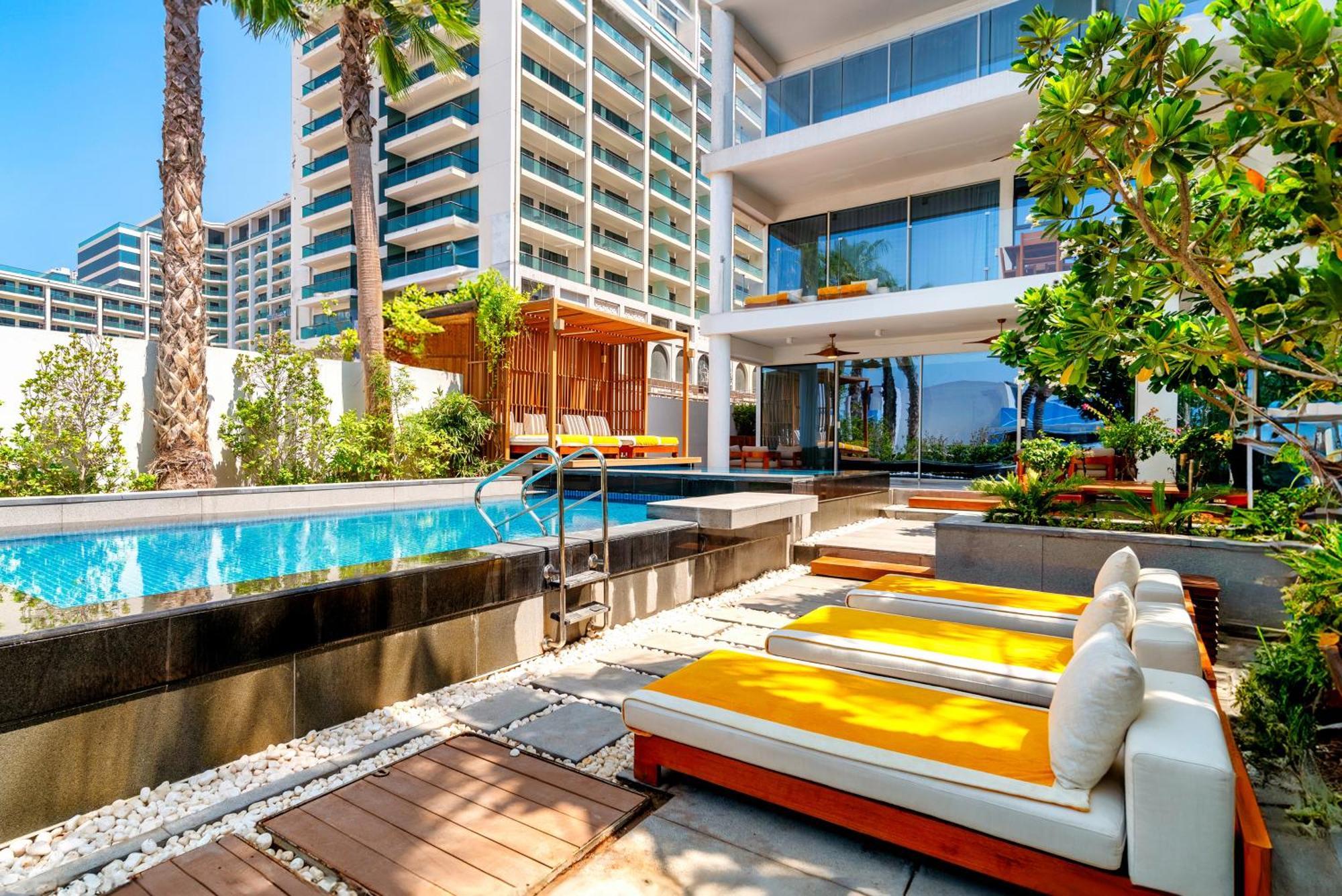 Five Palm Jumeirah Dubai Esterno foto The pool at the W Dubai - Jumeirah Lakes Towers