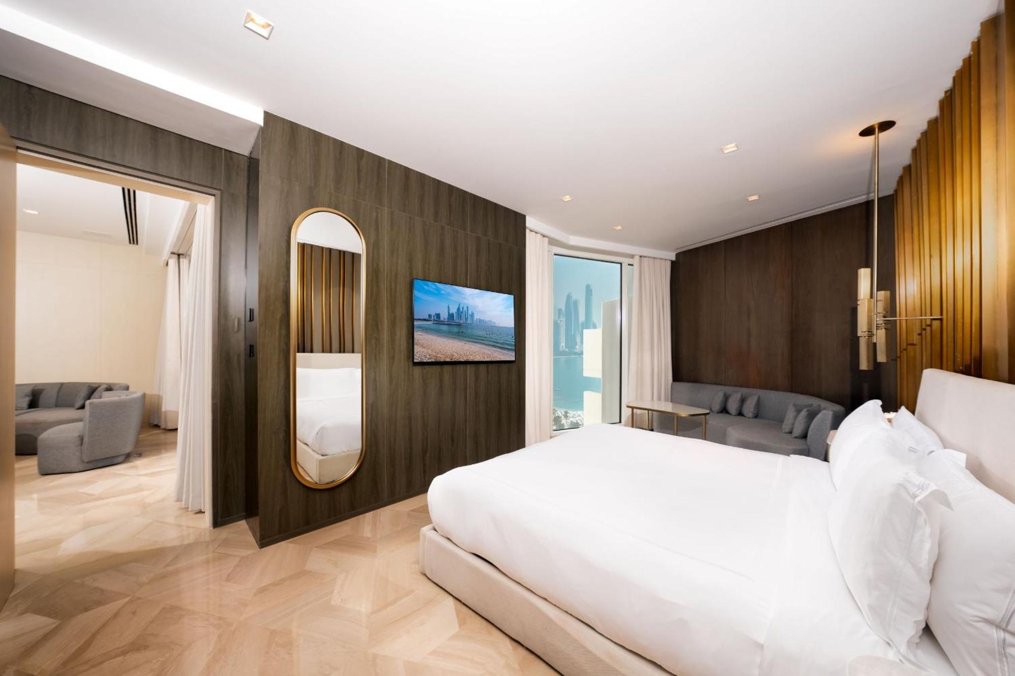 Five Palm Jumeirah Dubai Esterno foto A bedroom at the hotel