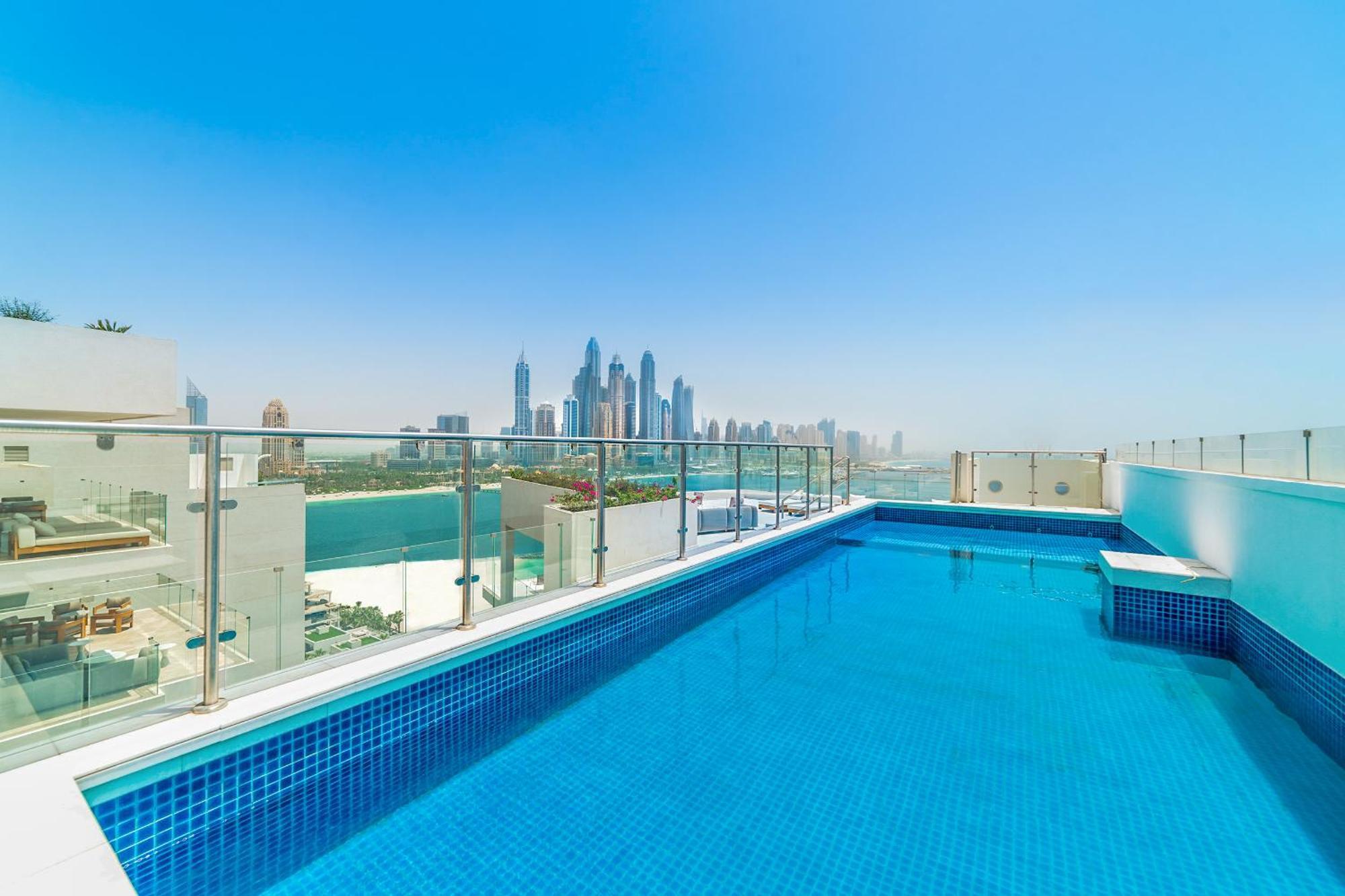 Five Palm Jumeirah Dubai Esterno foto Rooftop pool at the Address Hotel